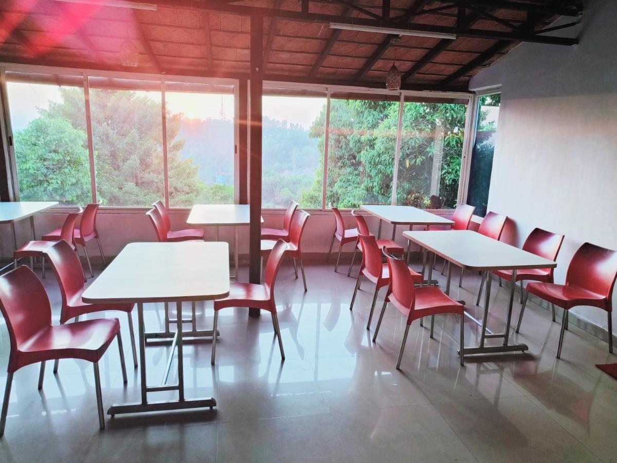 Red Stone Villas Coorg Madikeri Exteriör bild